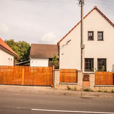 Garage U Barbory Lejlighed